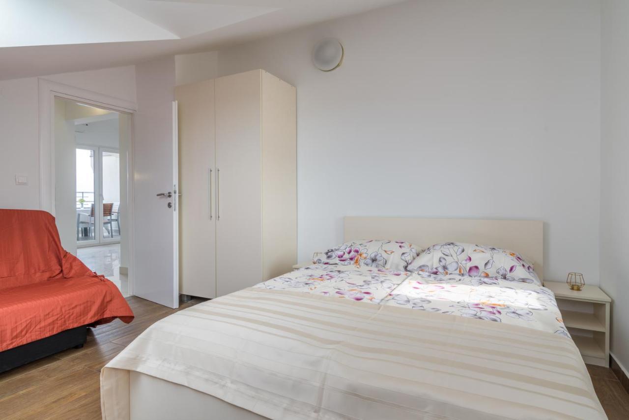 Apartments & Rooms Lavanda Malinska Ngoại thất bức ảnh