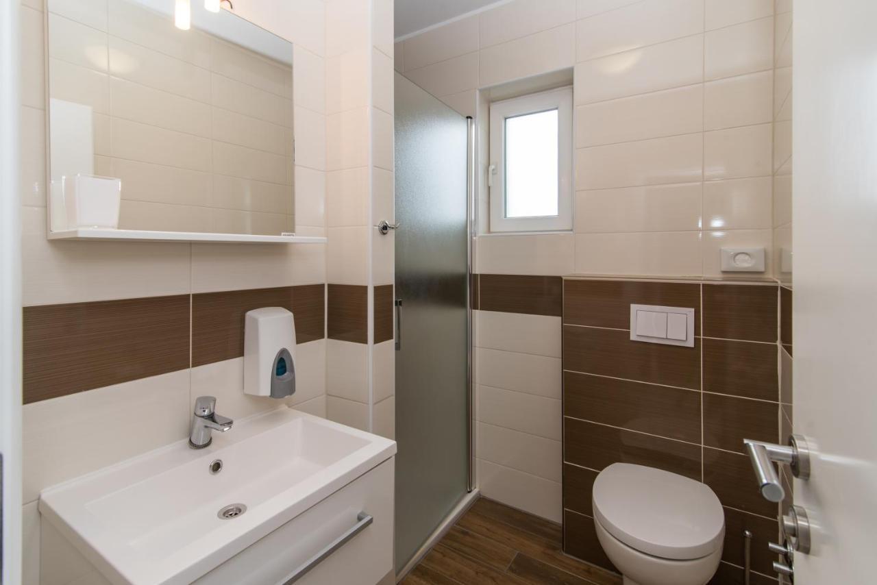 Apartments & Rooms Lavanda Malinska Ngoại thất bức ảnh