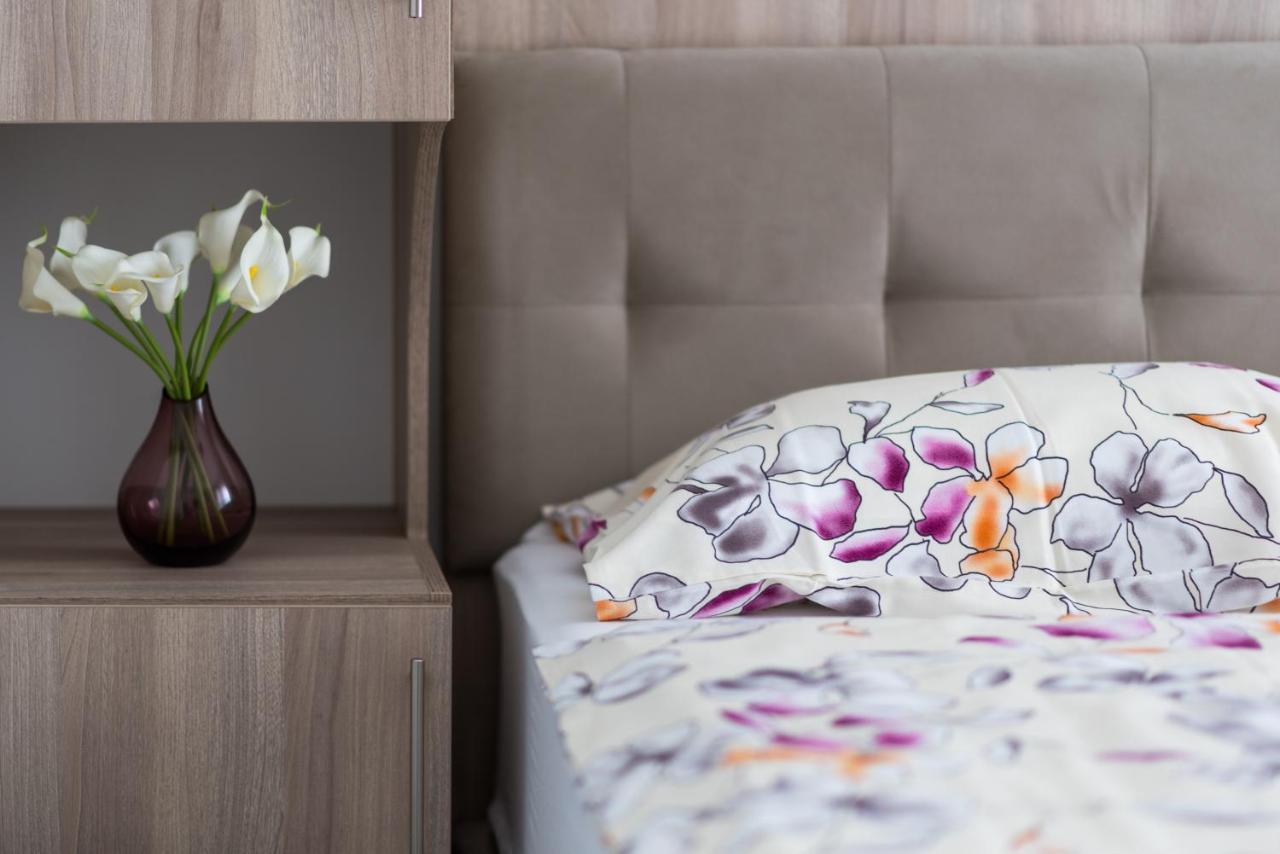 Apartments & Rooms Lavanda Malinska Ngoại thất bức ảnh
