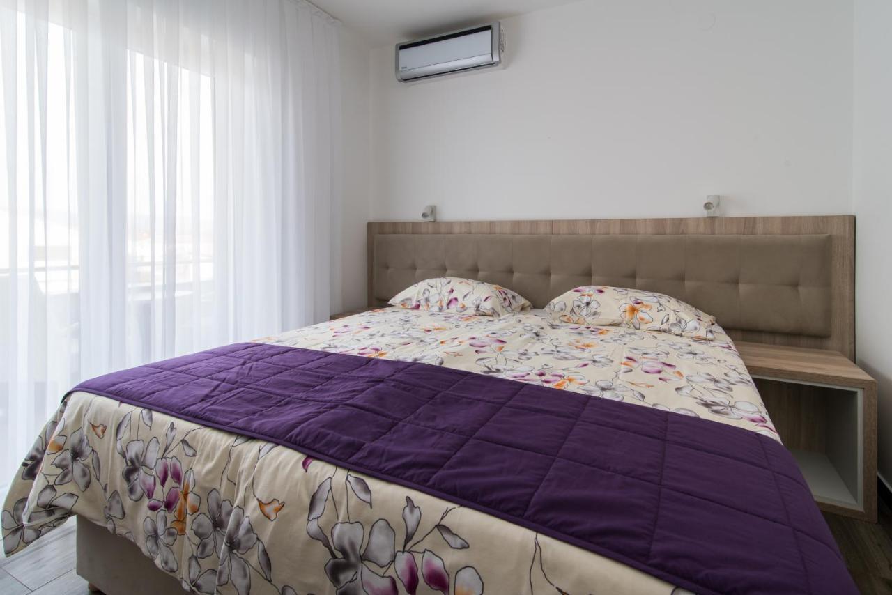 Apartments & Rooms Lavanda Malinska Ngoại thất bức ảnh